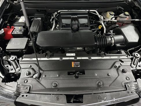 Used 2025 Chevrolet Colorado Z71 w/ Midnight Edition image 35