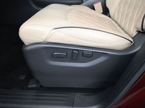 Used 2022 Nissan Armada Platinum w/ Captain's Chairs Package RWD image 10