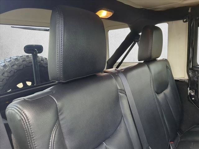 Used 2013 Jeep Wrangler Unlimited Rubicon w/ Connectivity Group AWD/4WD image 16