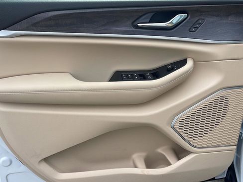New 2026 Jeep Grand Cherokee Limited w/ Luxury Tech Group II AWD/4WD image 11