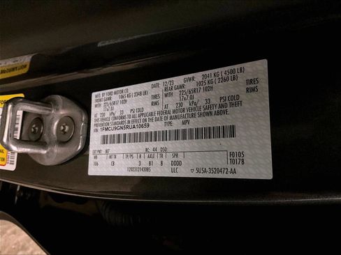 Certified 2024 Ford Escape Active AWD/4WD image 32