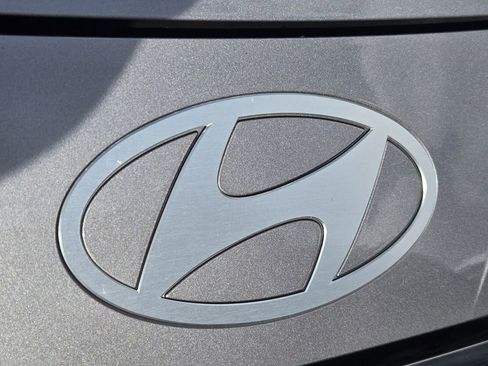 Used 2025 Hyundai Elantra SEL image 11