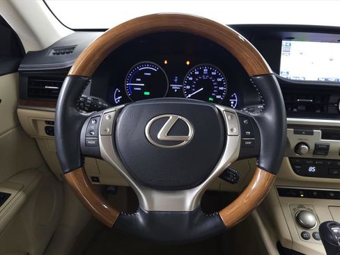 Used 2014 Lexus ES 300h image 16