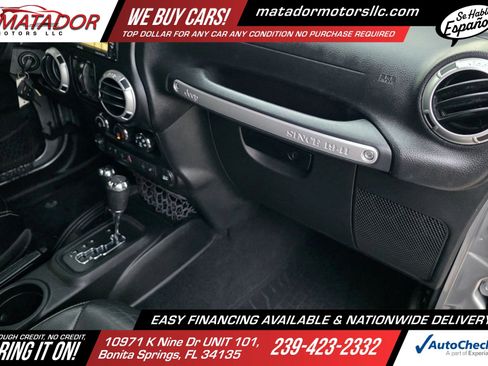 Used 2015 Jeep Wrangler Unlimited Sahara w/ Connectivity Group image 24