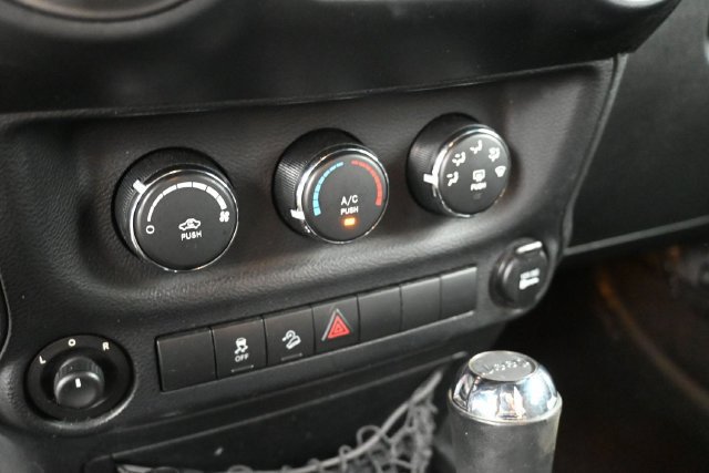 Used 2014 Jeep Wrangler Unlimited Sport w/ Quick Order Package 24S AWD/4WD image 18
