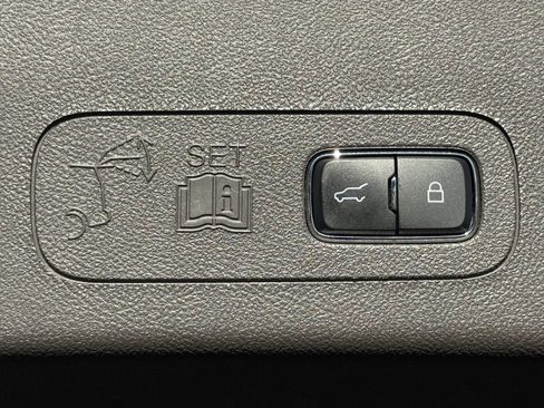 Certified 2023 Lincoln Aviator Reserve w/ Equipment Group 201A image 11