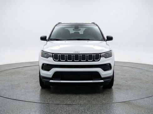 Used 2025 Jeep Compass Limited image 2