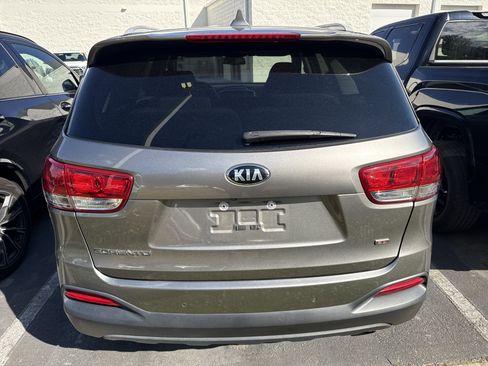 Used 2018 Kia Sorento FWD image 41