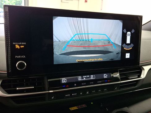 Used 2025 Toyota Sienna XSE w/ XSE Plus Package FWD image 18