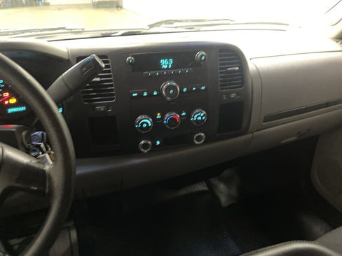 Used 2011 Chevrolet Silverado 1500 W/T image 29