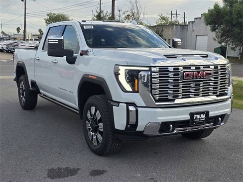 New 2026 GMC Sierra 2500 Denali w/ Denali Reserve Package image 3