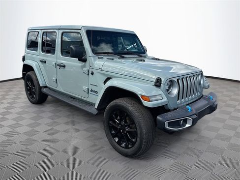 Used 2023 Jeep Wrangler Unlimited Sahara w/ Cold Weather Group image 5