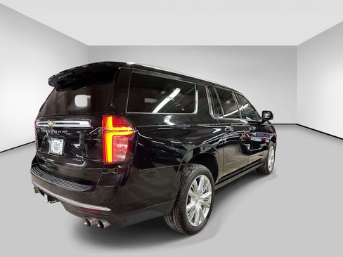 Used 2023 Chevrolet Suburban High Country AWD/4WD image 5