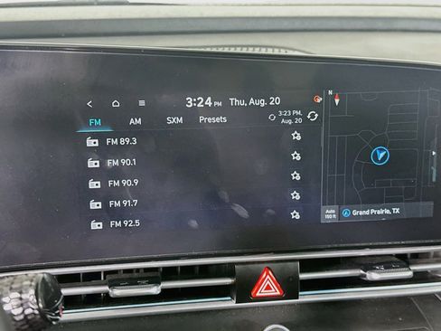 Used 2025 Hyundai Elantra Limited FWD image 21