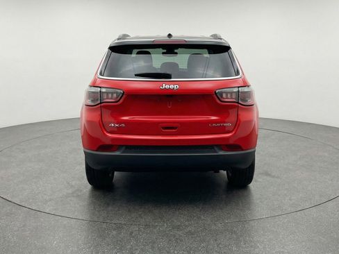 Used 2025 Jeep Compass Limited image 7