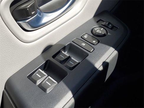 New 2025 Honda Pilot Touring image 7