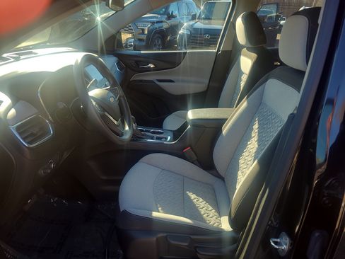 Used 2022 Chevrolet Equinox LS image 17