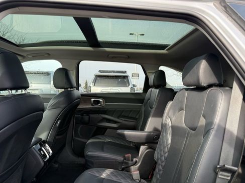 Used 2021 Kia Sorento SX Prestige image 15