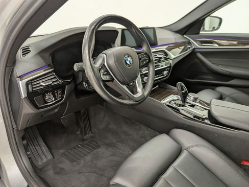 Used 2020 BMW 530i w/ Premium Package image 4