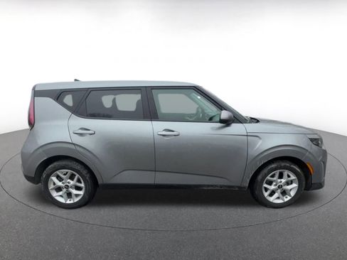 Used 2025 Kia Soul LX w/ LX Technology Package image 16