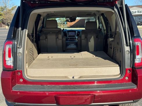 Used 2016 GMC Yukon SLT w/ HD Trailering Package image 5