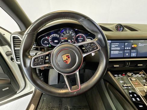 Used 2019 Porsche Cayenne image 17