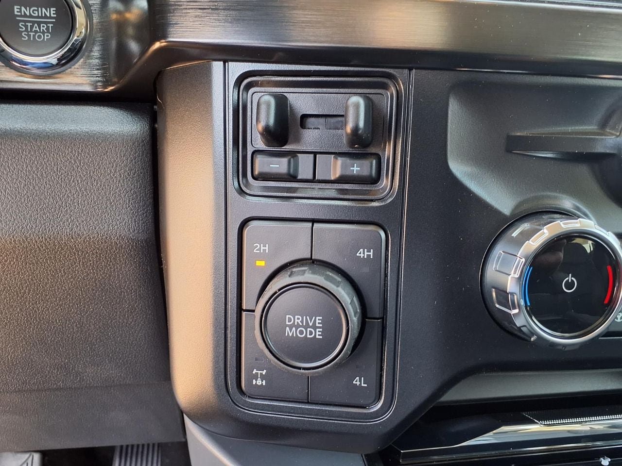 New 2026 Ford F350 Lariat w/ Lariat Premium Package AWD/4WD image 12