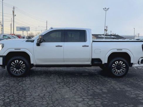 Used 2024 GMC Sierra 2500 Denali Ultimate image 5