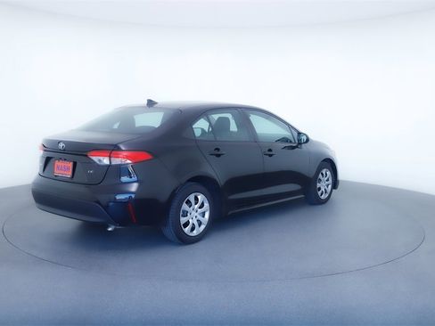 Used 2023 Toyota Corolla LE image 7