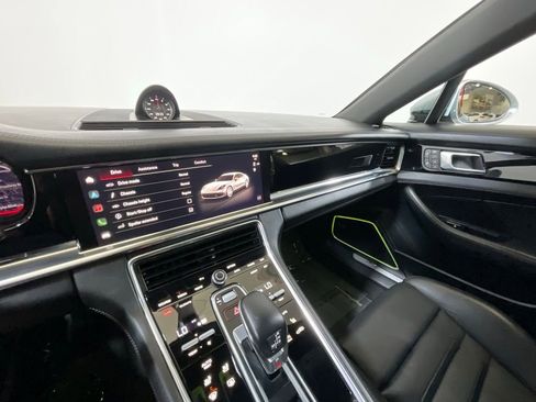 Used 2022 Porsche Panamera 4S w/ Premium Package image 29