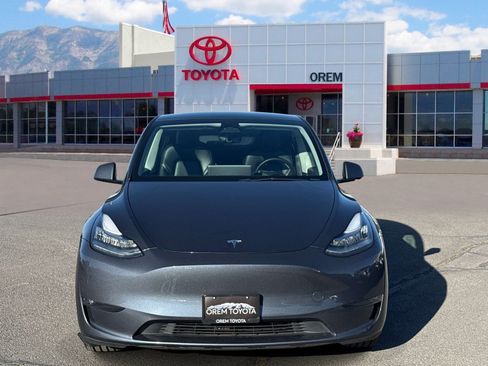 Used 2023 Tesla Model Y Long Range AWD/4WD image 2