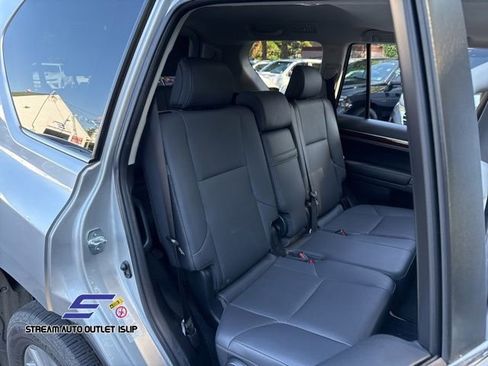 Used 2019 Lexus GX 460 image 18