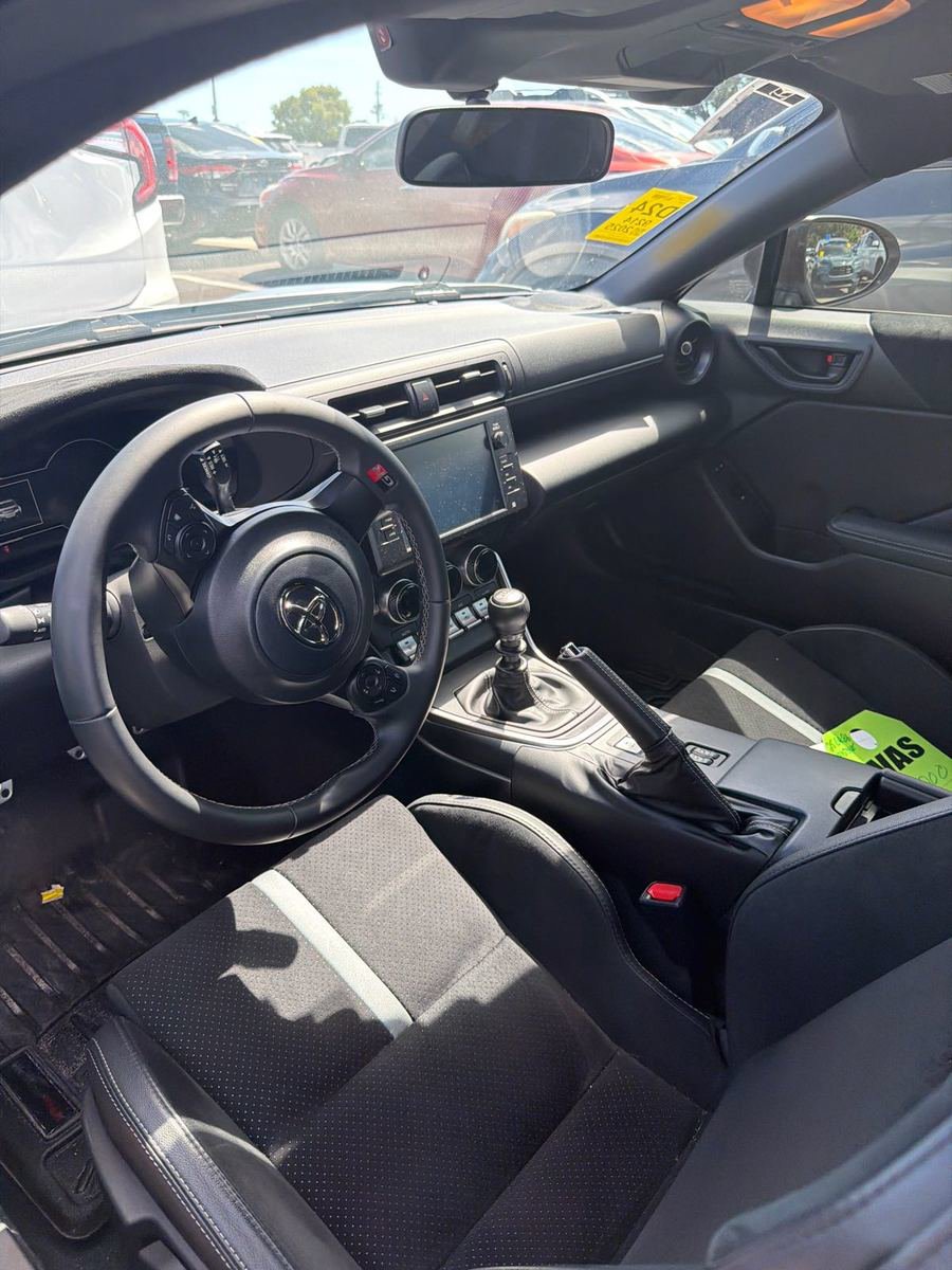 Used 2025 Toyota GR86 Premium RWD image 3