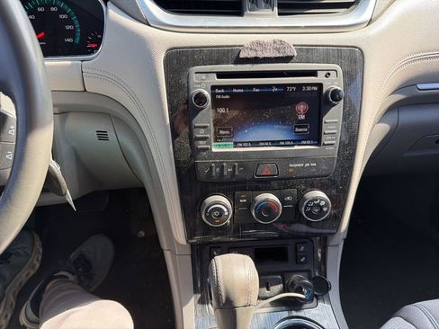Used 2016 Chevrolet Traverse LT w/ Style and Technology Package image 11