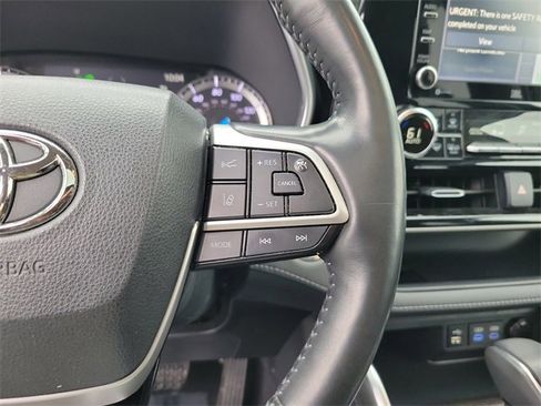 Used 2022 Toyota Highlander Limited image 19
