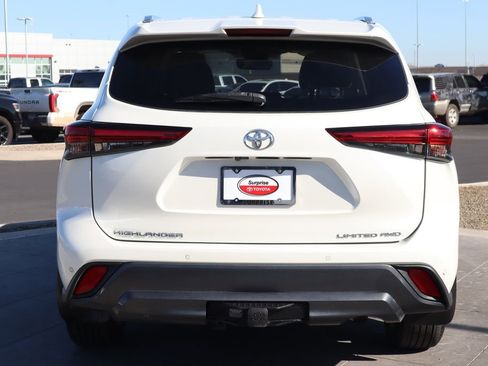 Used 2021 Toyota Highlander Limited image 6