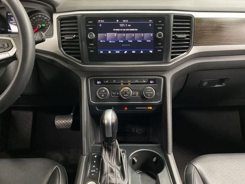 Used 2021 Volkswagen Atlas SE image 25