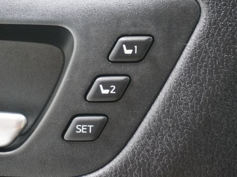 Used 2015 Toyota Highlander Limited image 17