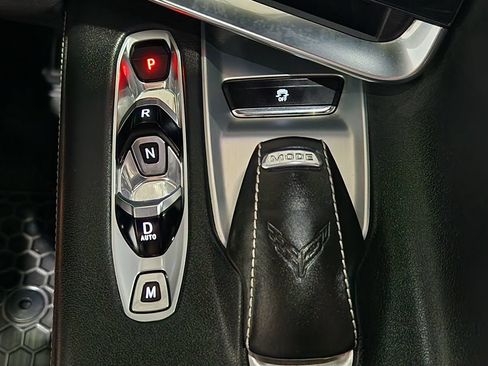 Used 2021 Chevrolet Corvette Stingray Coupe w/ Z51 Performance Package RWD image 38