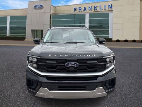 New 2026 Ford Expedition Max Platinum w/ Platinum Ultimate Package AWD/4WD image 2