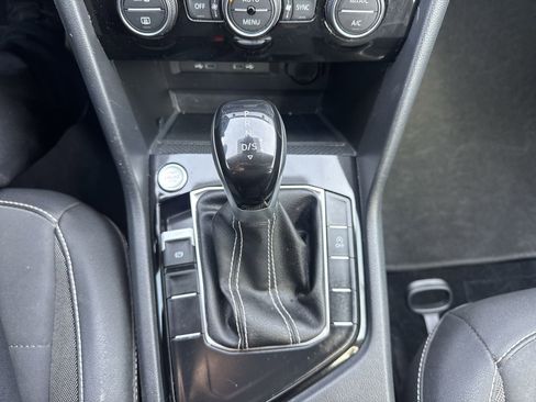 Used 2024 Volkswagen Taos SE image 18