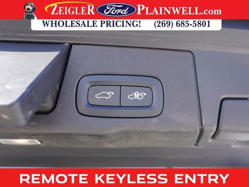 Used 2023 Volvo XC60 T8 Plus w/ Protection Package Premier image 6