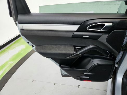 Used 2016 Porsche Cayenne GTS AWD/4WD image 25