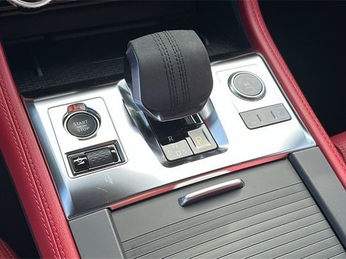 Certified 2024 Jaguar F-PACE R-Dynamic S image 21