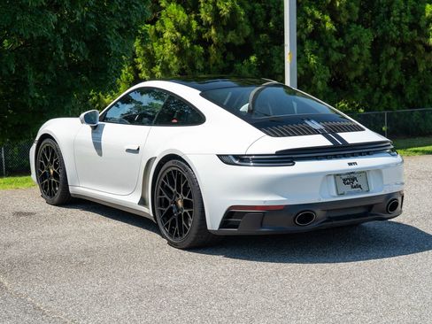 Certified 2022 Porsche 911 Carrera GTS image 3