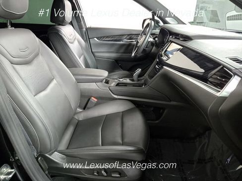 Used 2024 Cadillac XT6 Premium Luxury w/ Technology Package FWD image 24