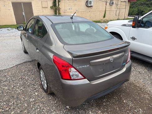 Used 2016 Nissan Versa SV FWD image 8