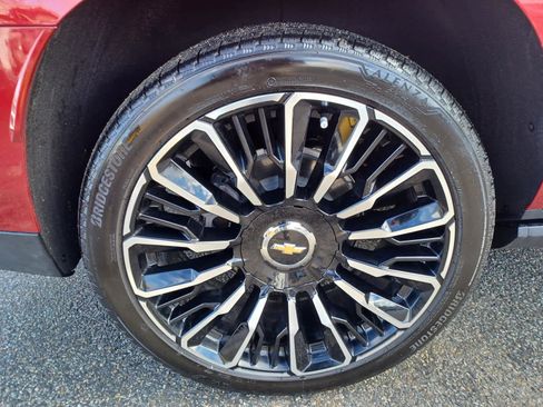 Used 2025 Chevrolet Tahoe High Country image 35