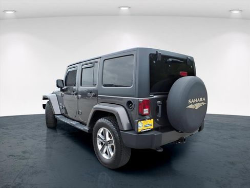Used 2018 Jeep Wrangler Unlimited Sahara w/ Connectivity Group image 4