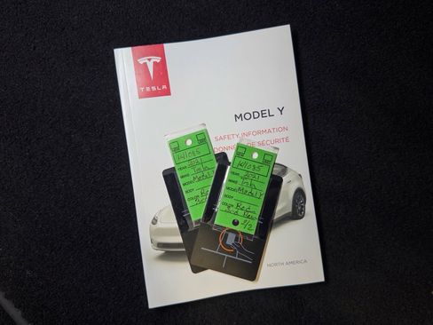 Used 2021 Tesla Model Y Long Range image 23